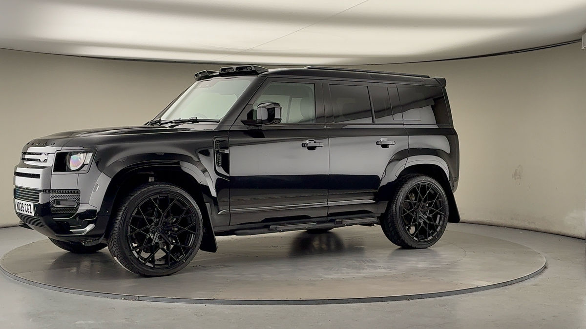 More views of Land Rover Defender 110