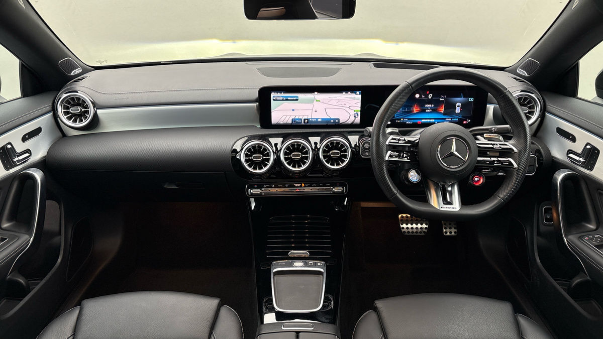 Mercedes-Benz CLA Image 12
