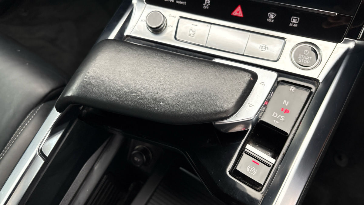 Audi e-tron Image 7