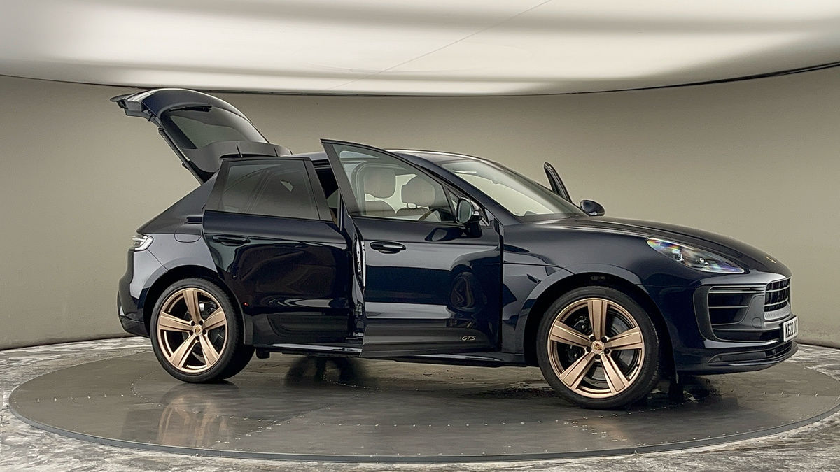 More views of Porsche Macan