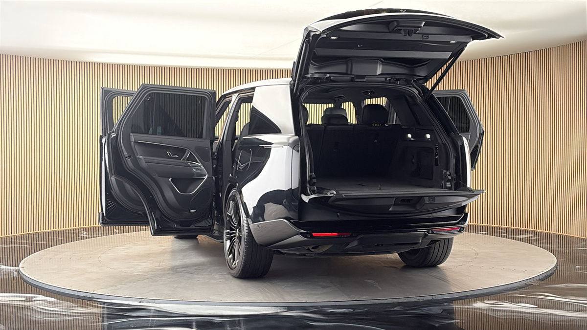 More views of Land Rover Range Rover