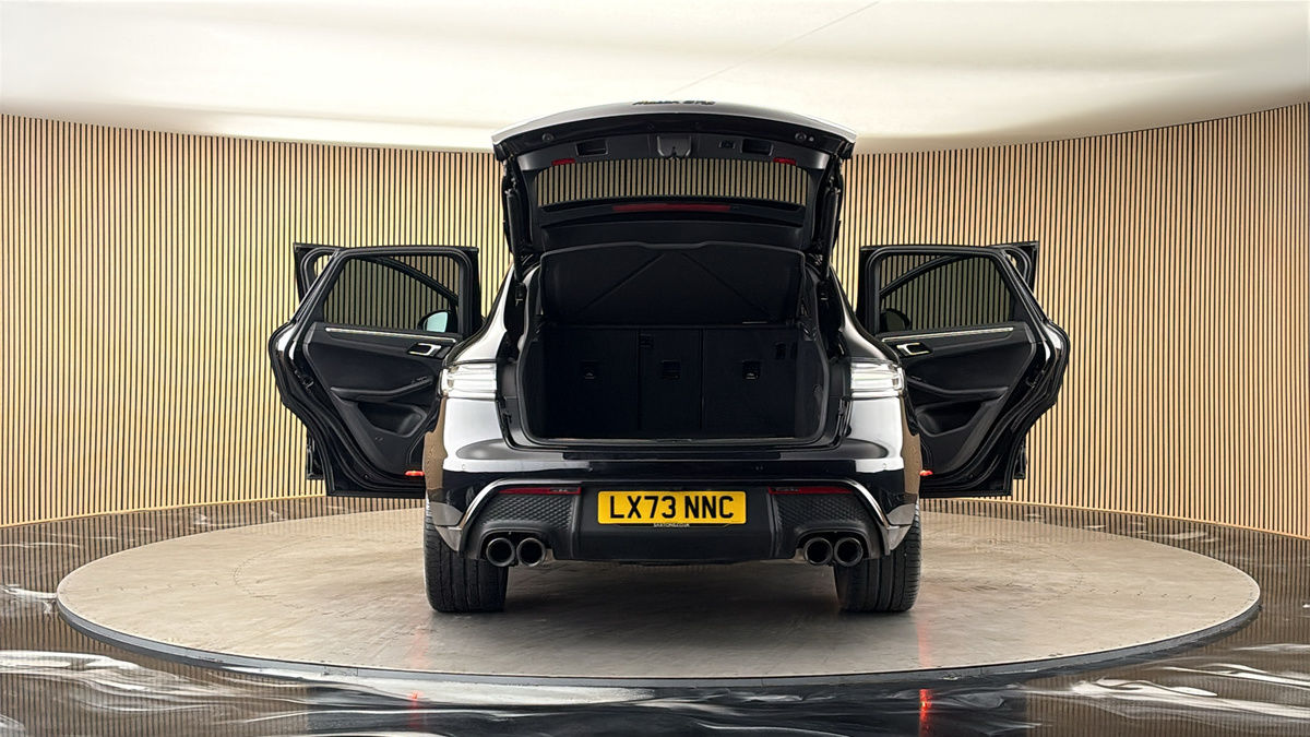 More views of Porsche Macan