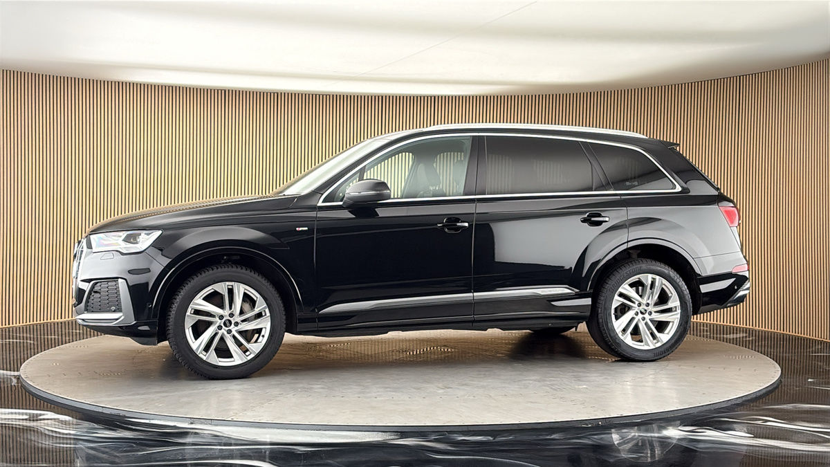 More views of Audi Q7