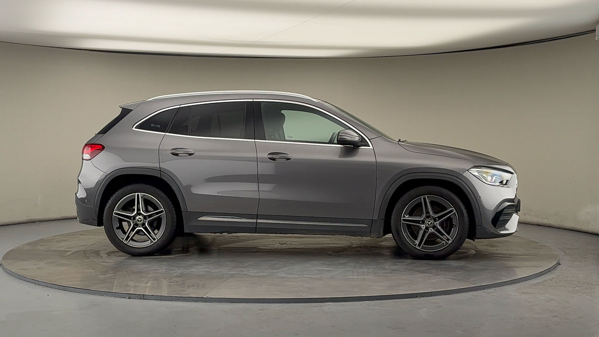 More views of Mercedes-Benz GLA