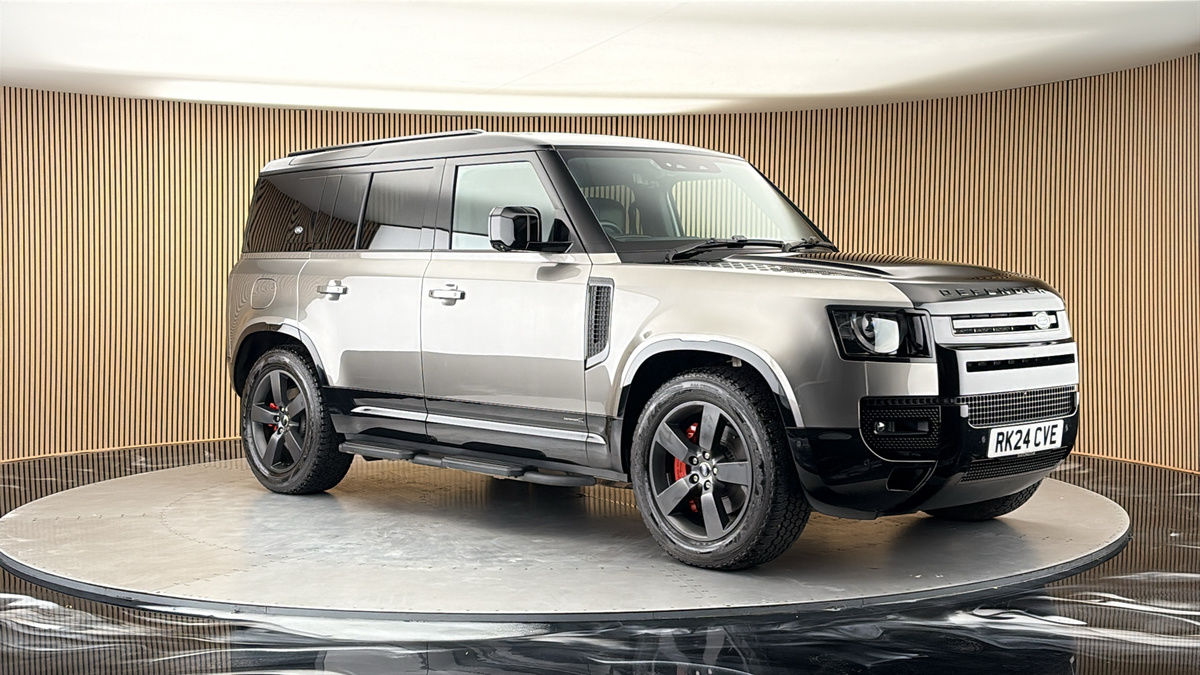 More views of Land Rover Defender 110