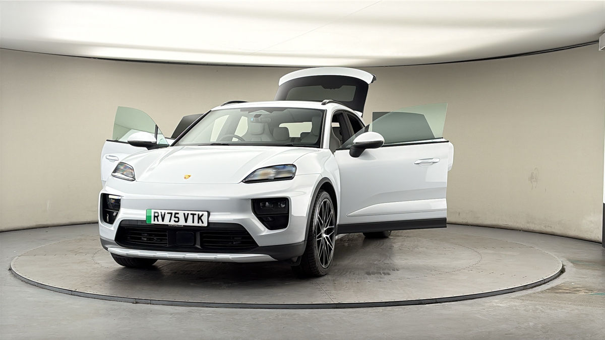 More views of Porsche Macan