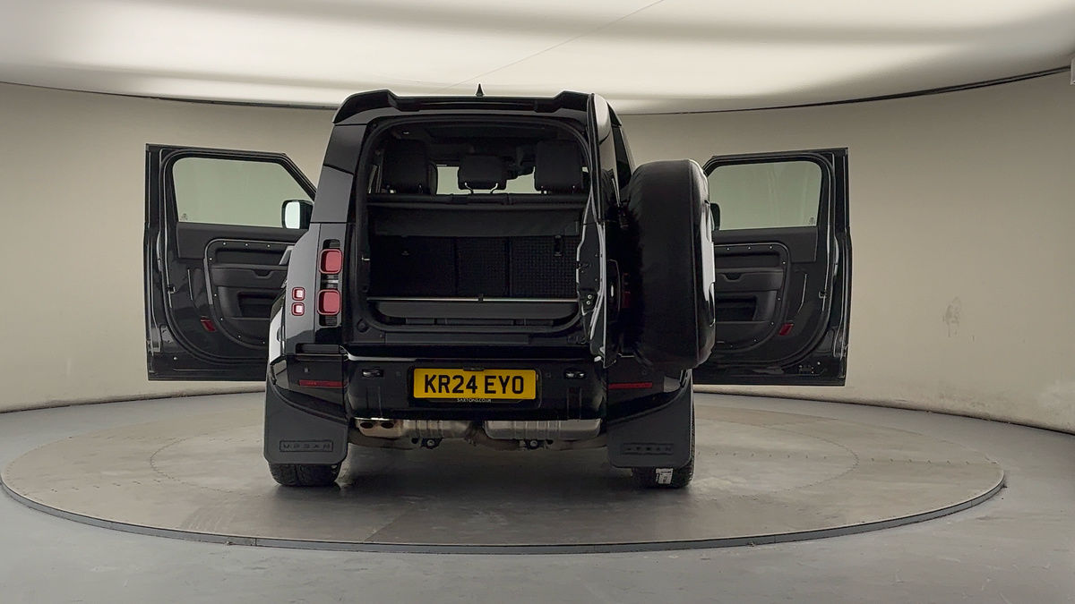 More views of Land Rover Defender 90