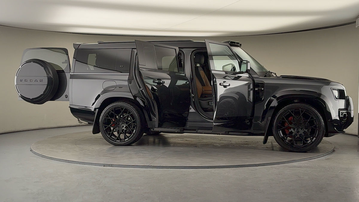 More views of Land Rover Defender 130