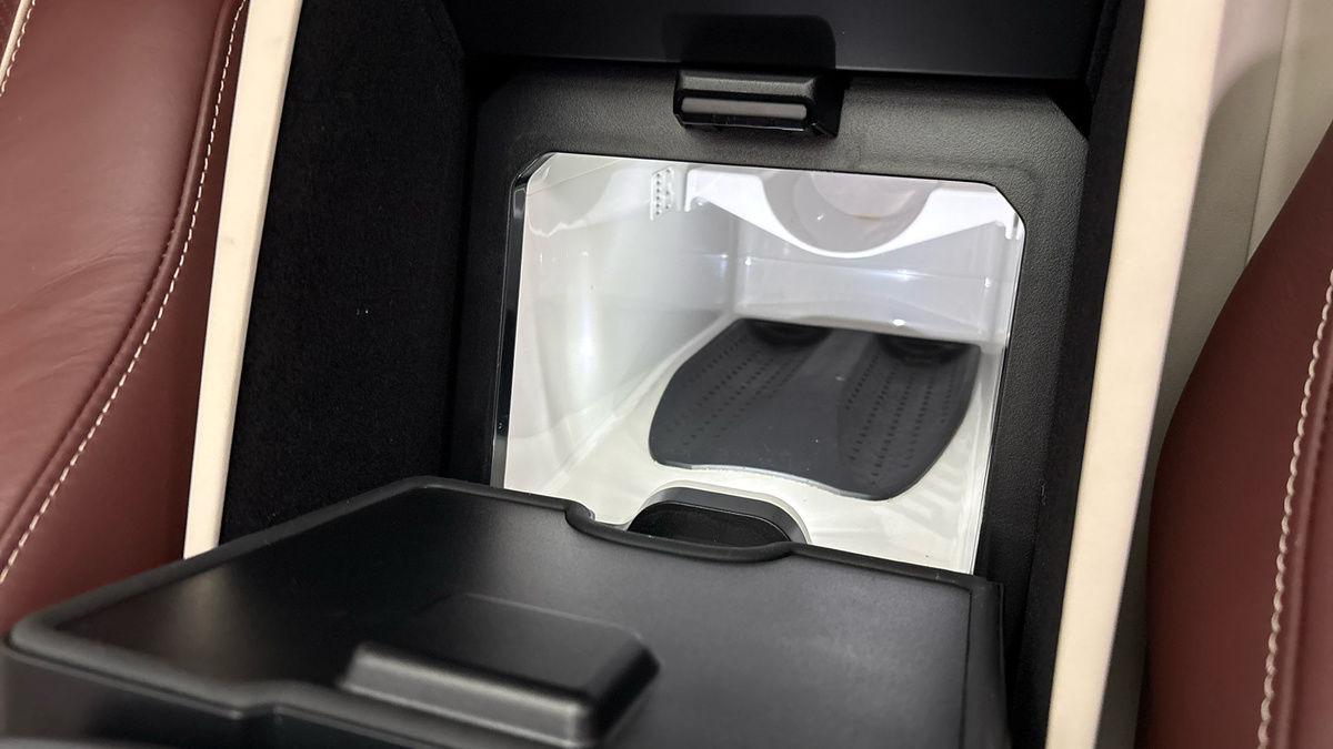 Mercedes-Benz Maybach GLS Image 32