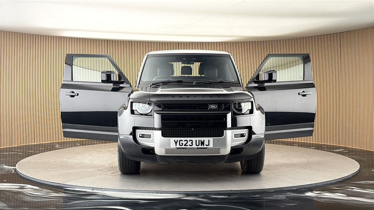 More views of Land Rover Defender 90