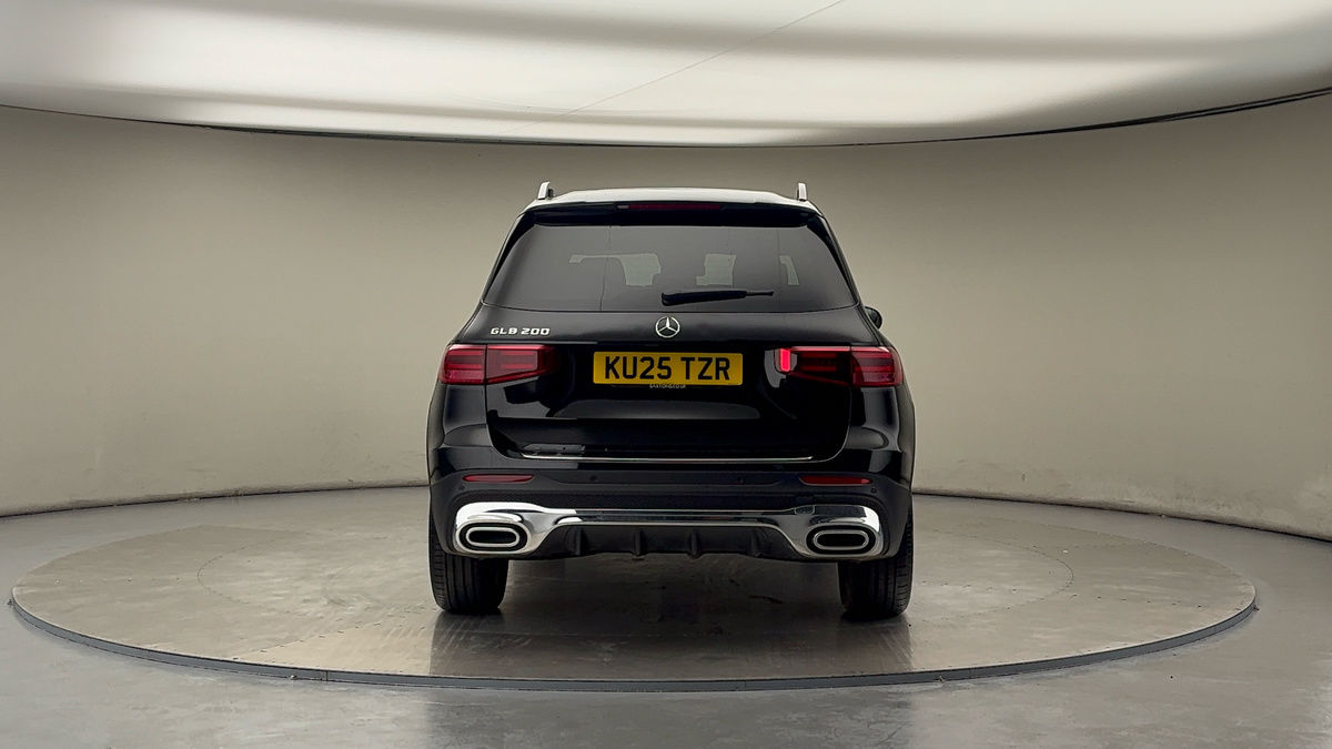 Mercedes-Benz GLB Image 4