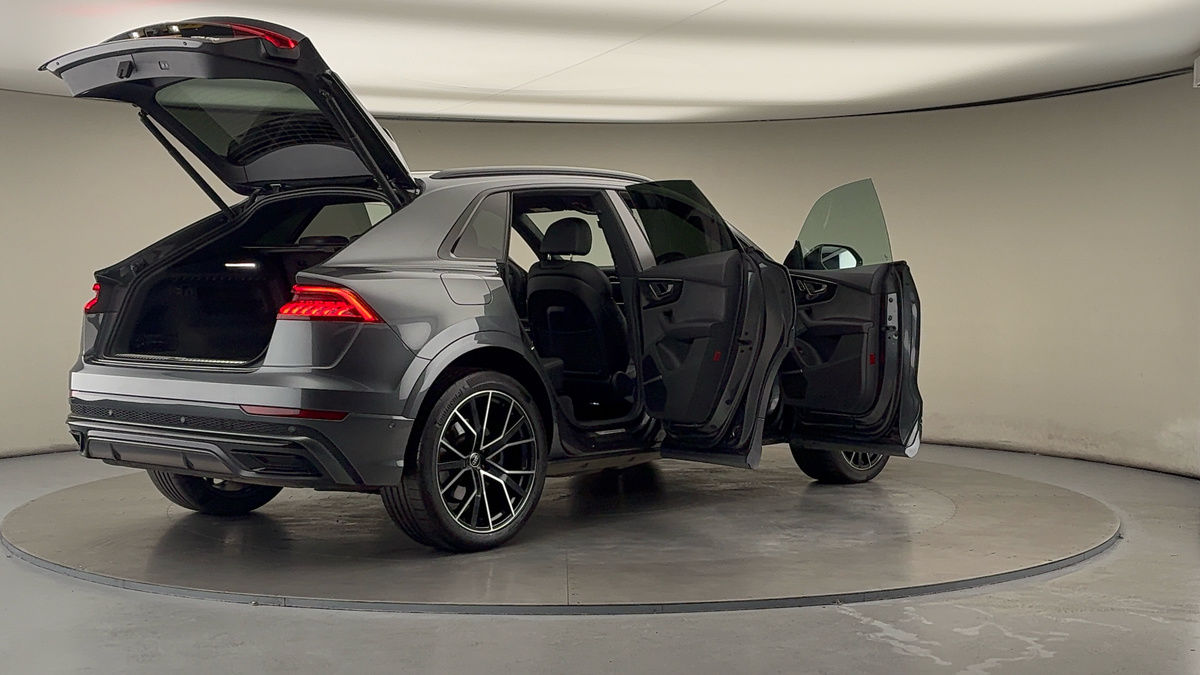 More views of Audi Q8