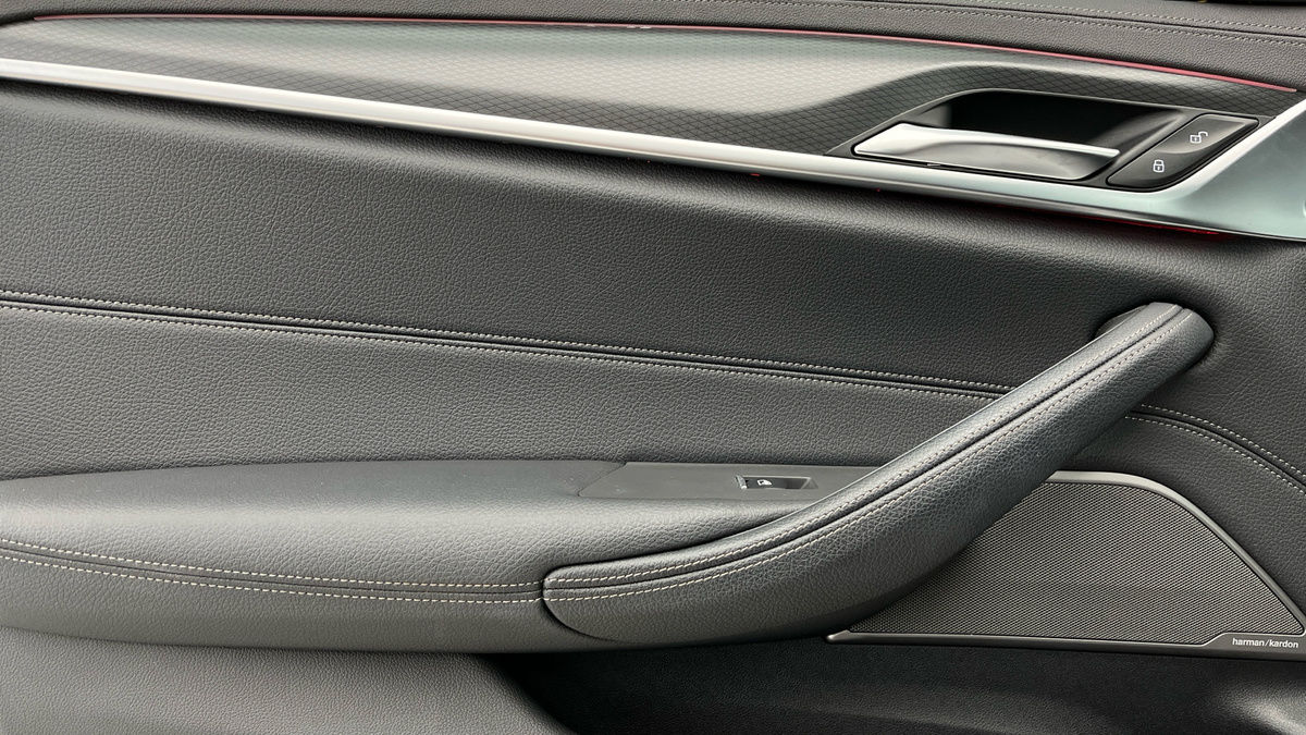 BMW 5 Series Image 19