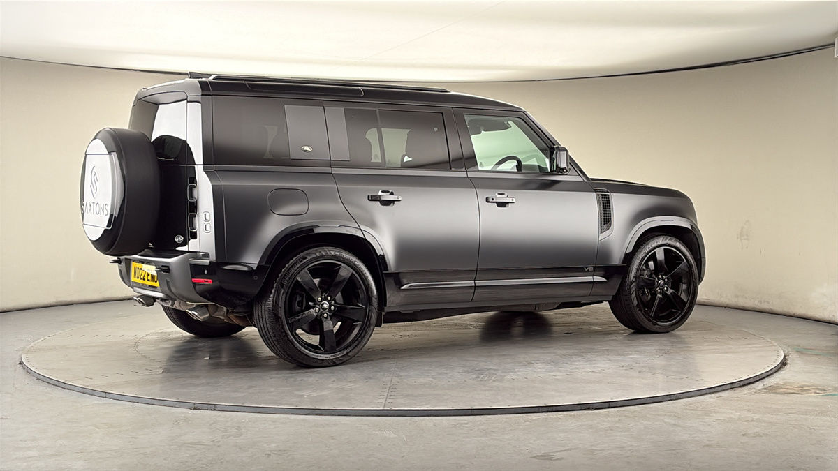 More views of Land Rover Defender 110