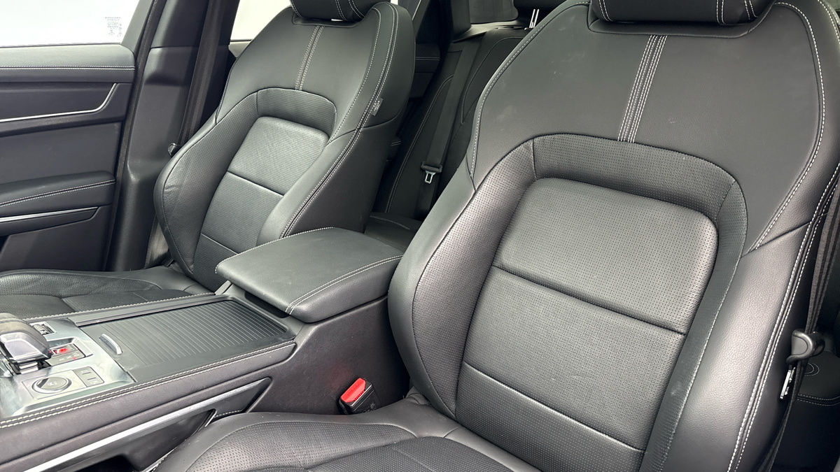 Jaguar F-PACE Image 7