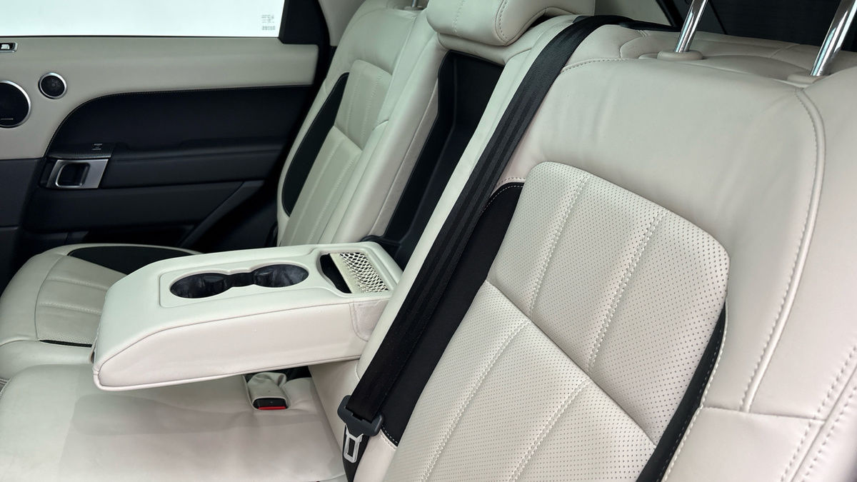 Land Rover Range Rover Sport Image 9