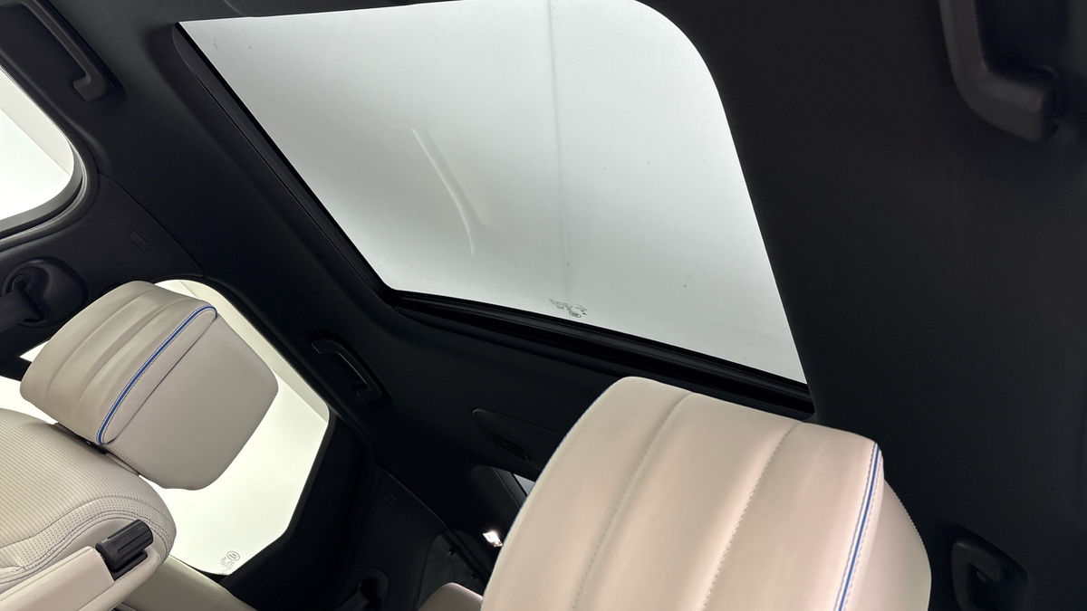 Land Rover Discovery Image 6