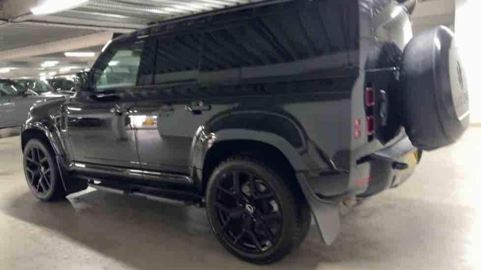 More views of Land Rover Defender 110