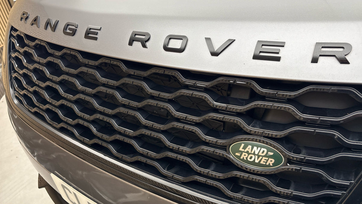 Land Rover Range Rover Velar Image 24