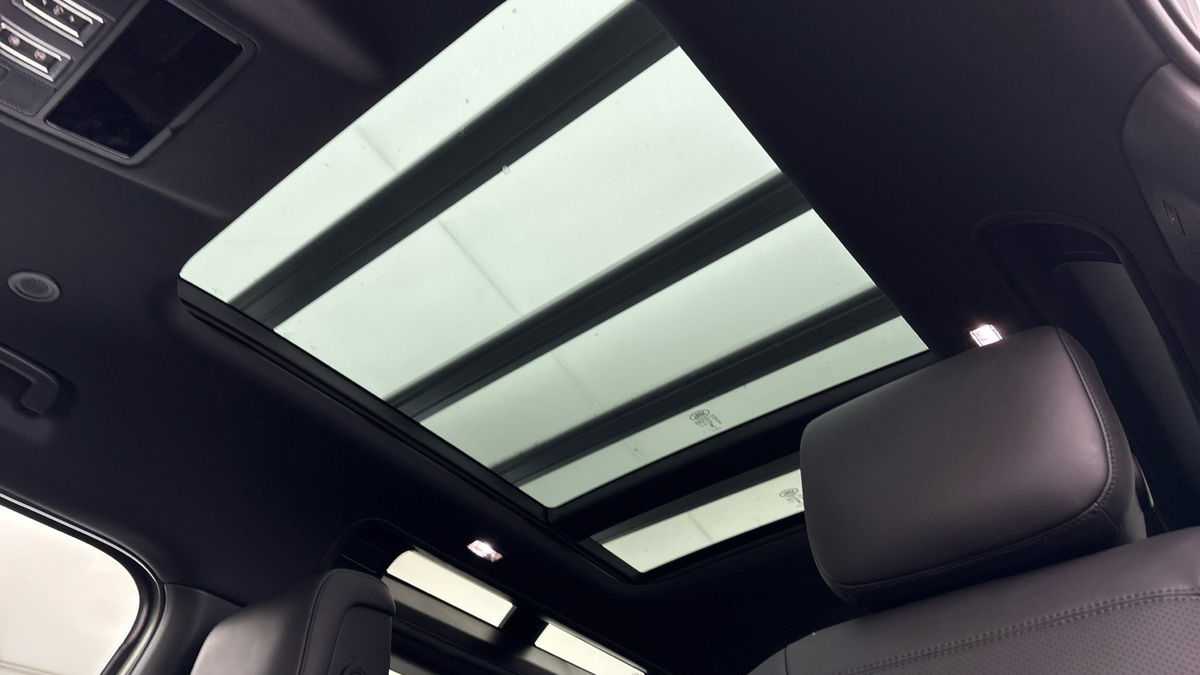 Land Rover Defender 90 Image 6