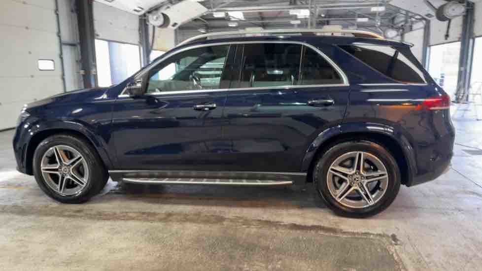 More views of Mercedes-Benz GLE