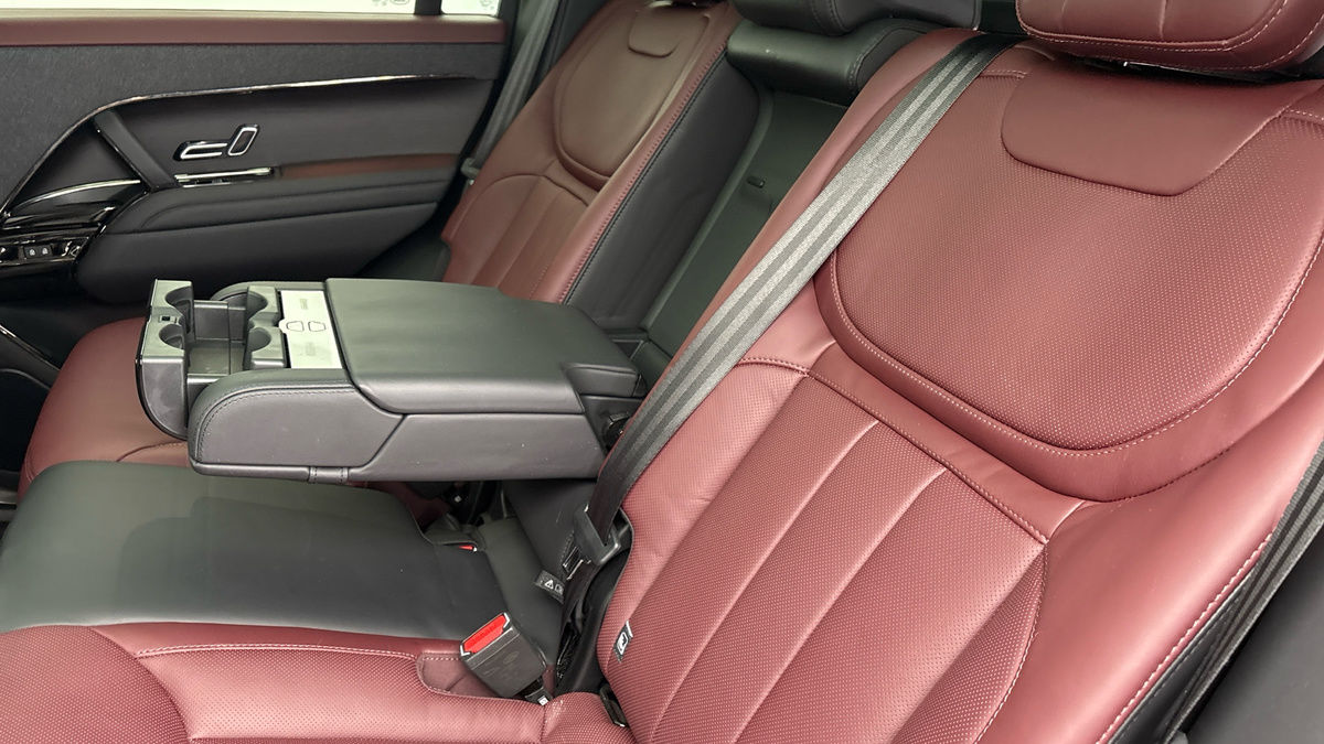 Land Rover Range Rover Sport Image 9