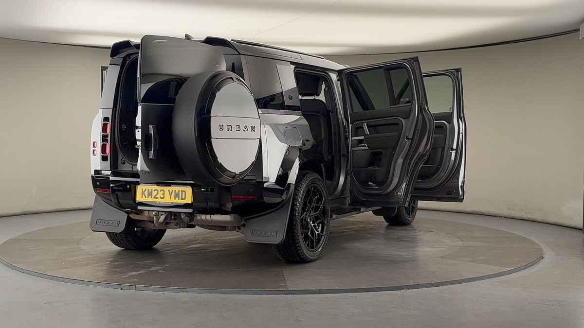 More views of Land Rover Defender 110
