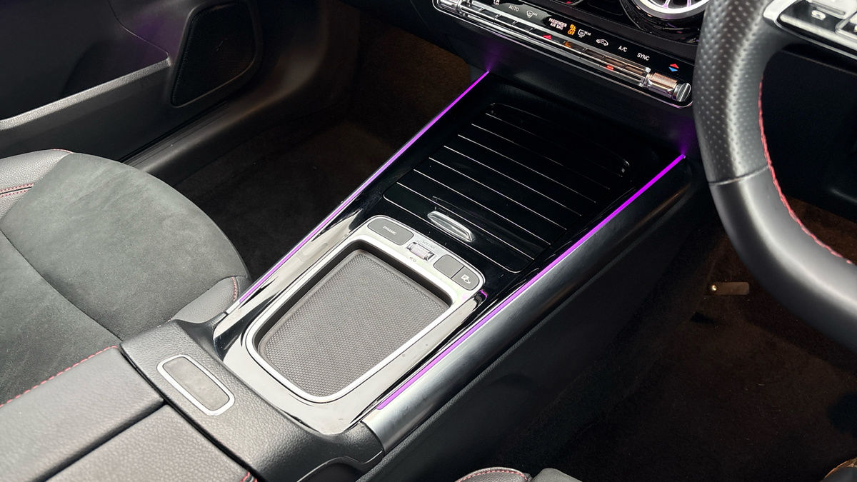 Mercedes-Benz GLA Image 18