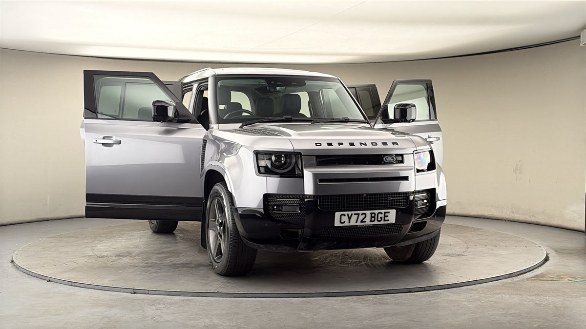 More views of Land Rover Defender 110