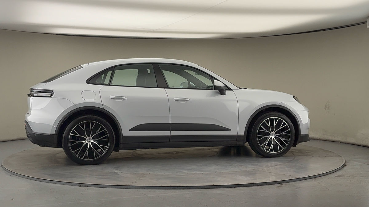 More views of Porsche Macan