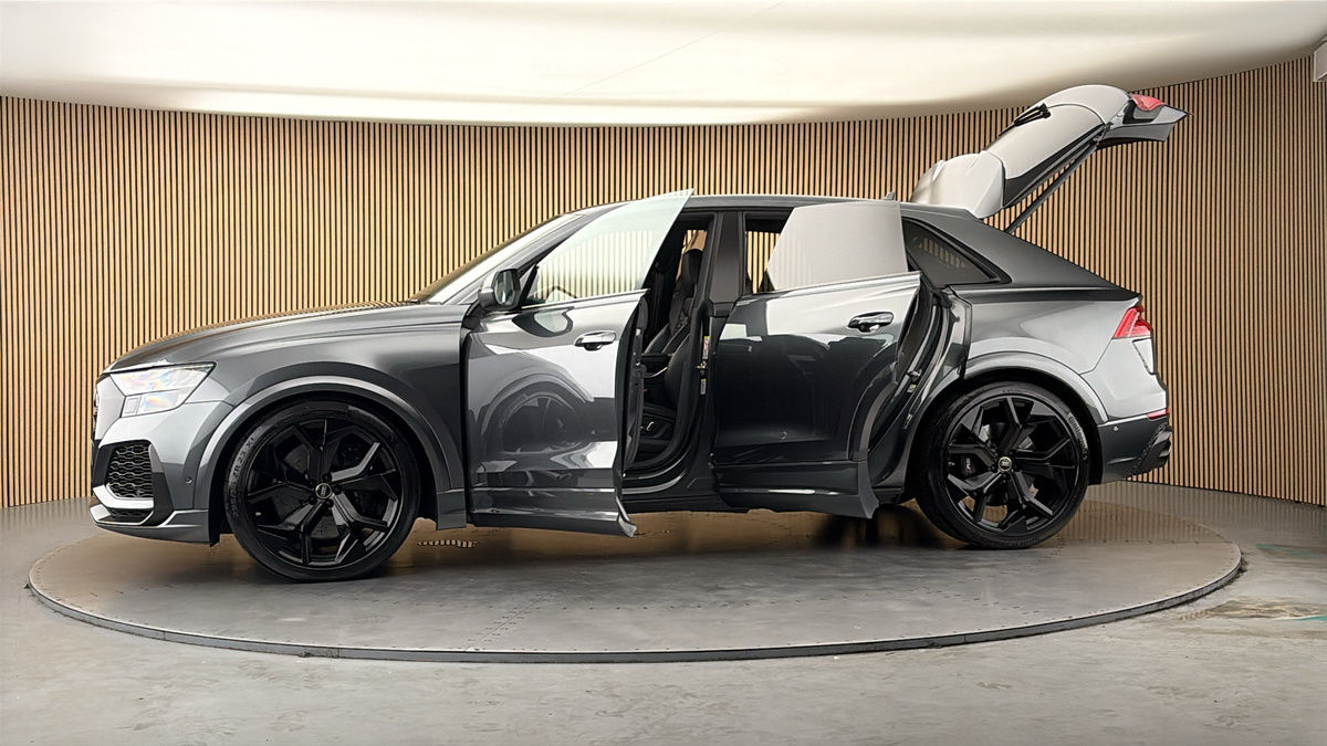 More views of Audi RSQ8