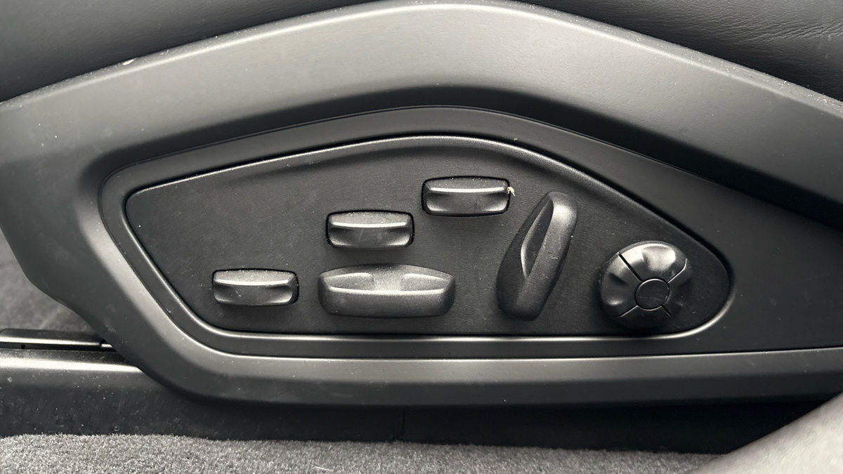 Porsche Taycan Image 6