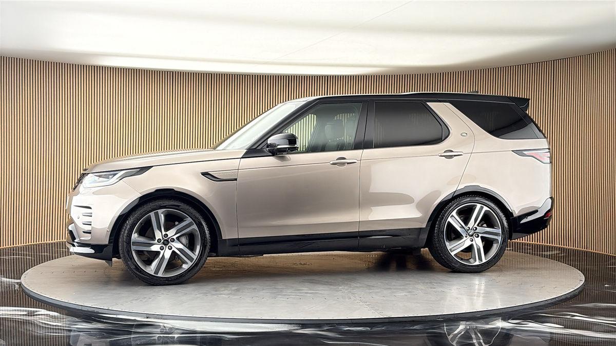 More views of Land Rover Discovery