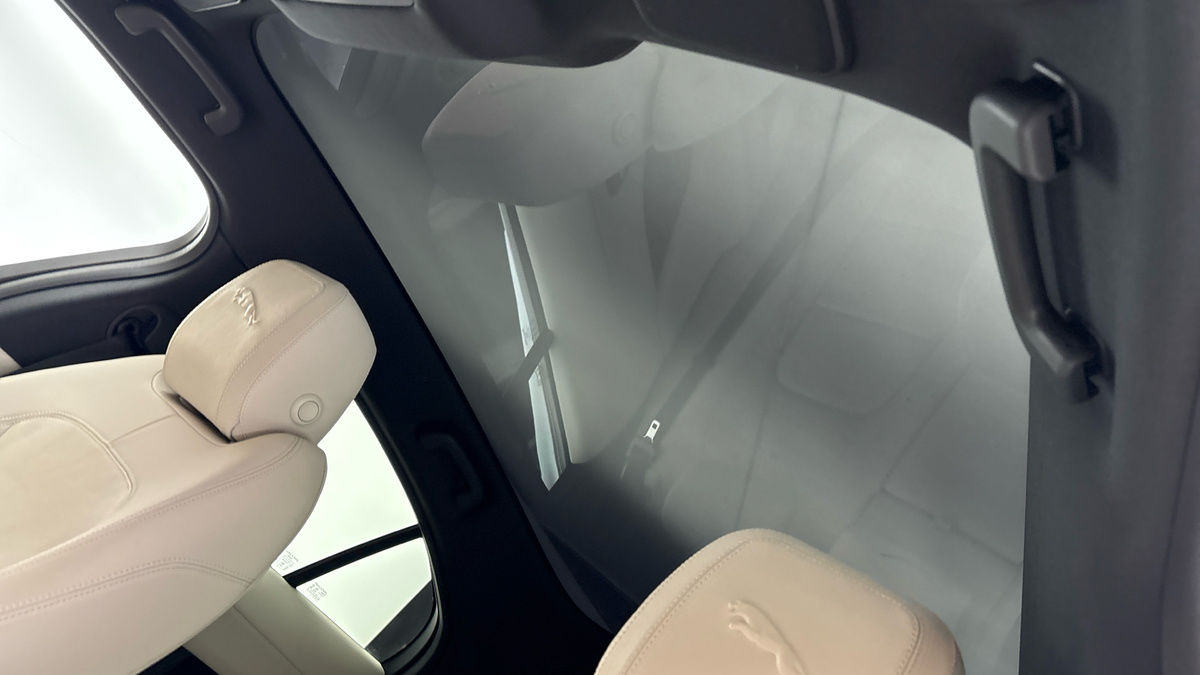 Jaguar I-PACE Image 6