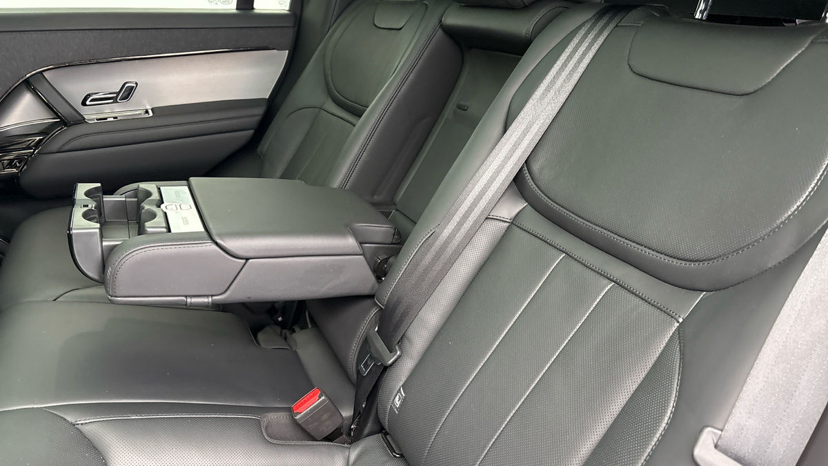 Land Rover Range Rover Sport Image 9