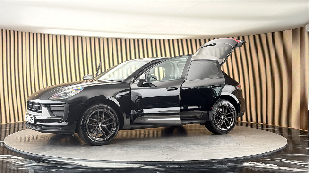 More views of Porsche Macan
