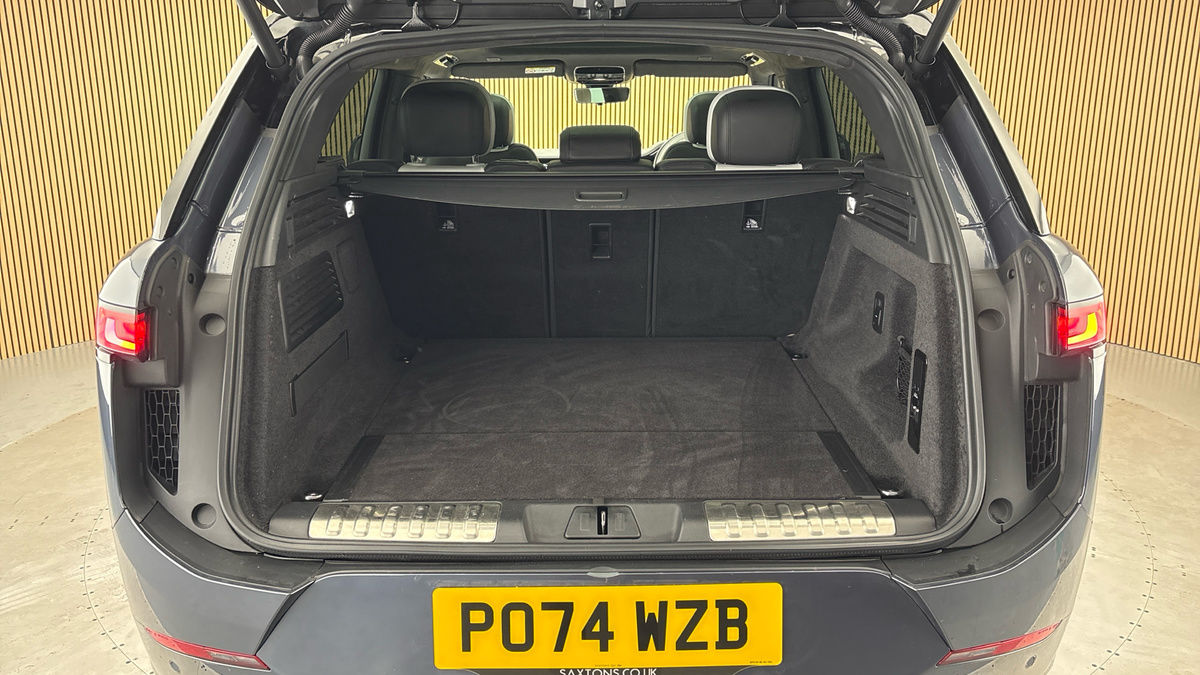 Land Rover Range Rover Sport Image 11