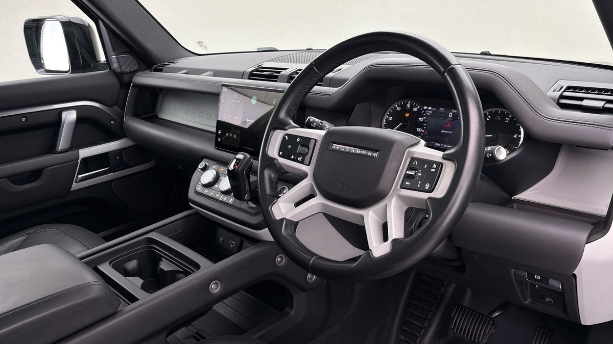Land Rover Defender 110 Urban Image 5