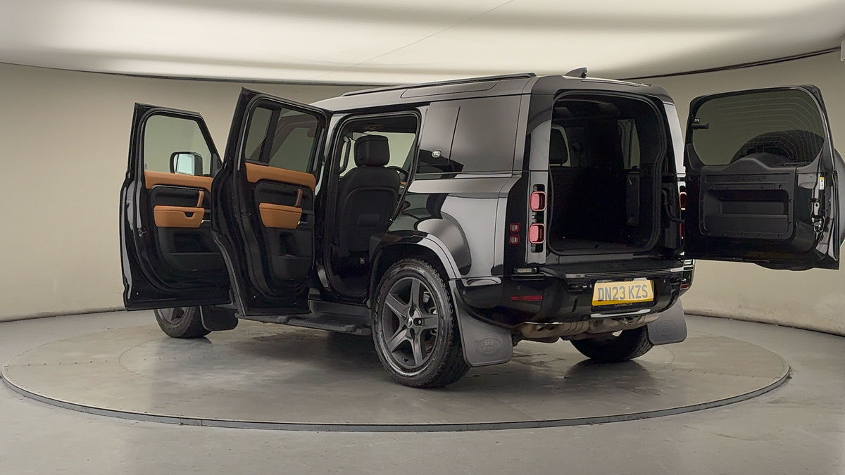 More views of Land Rover Defender 110