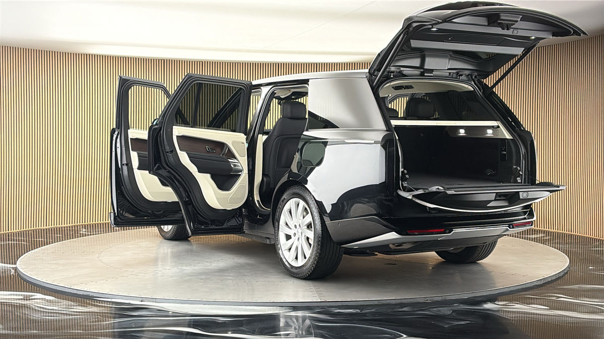 More views of Land Rover Range Rover