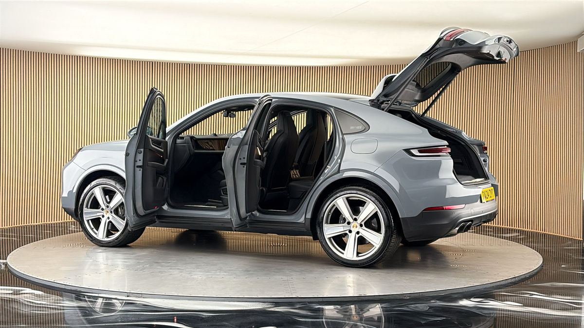 More views of Porsche Cayenne