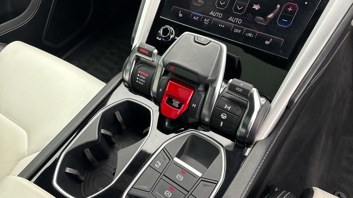 Lamborghini Urus Image 27
