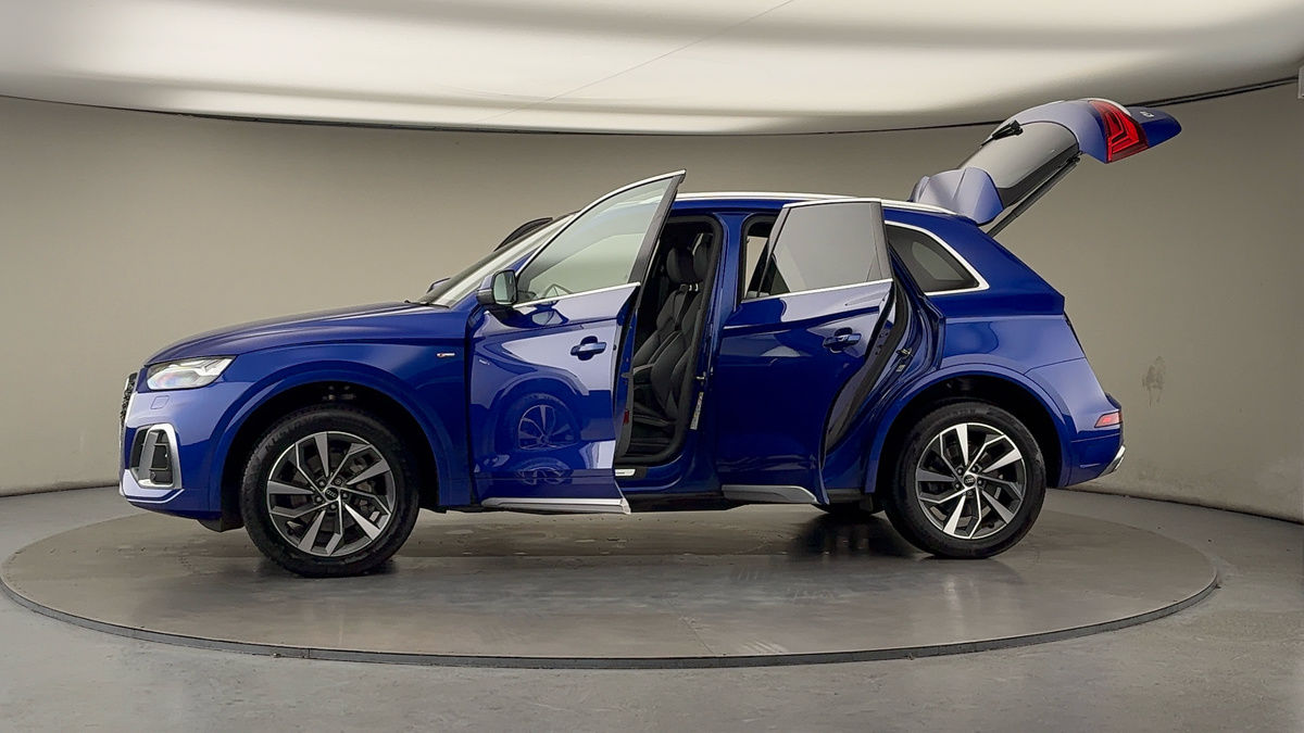 More views of Audi Q5