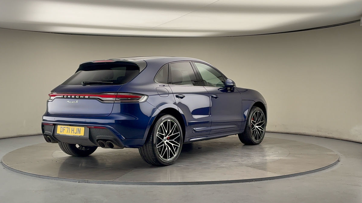 More views of Porsche Macan