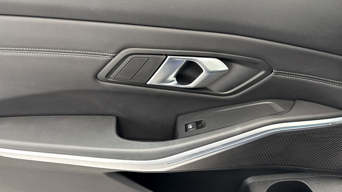 BMW 3 Series Image 19