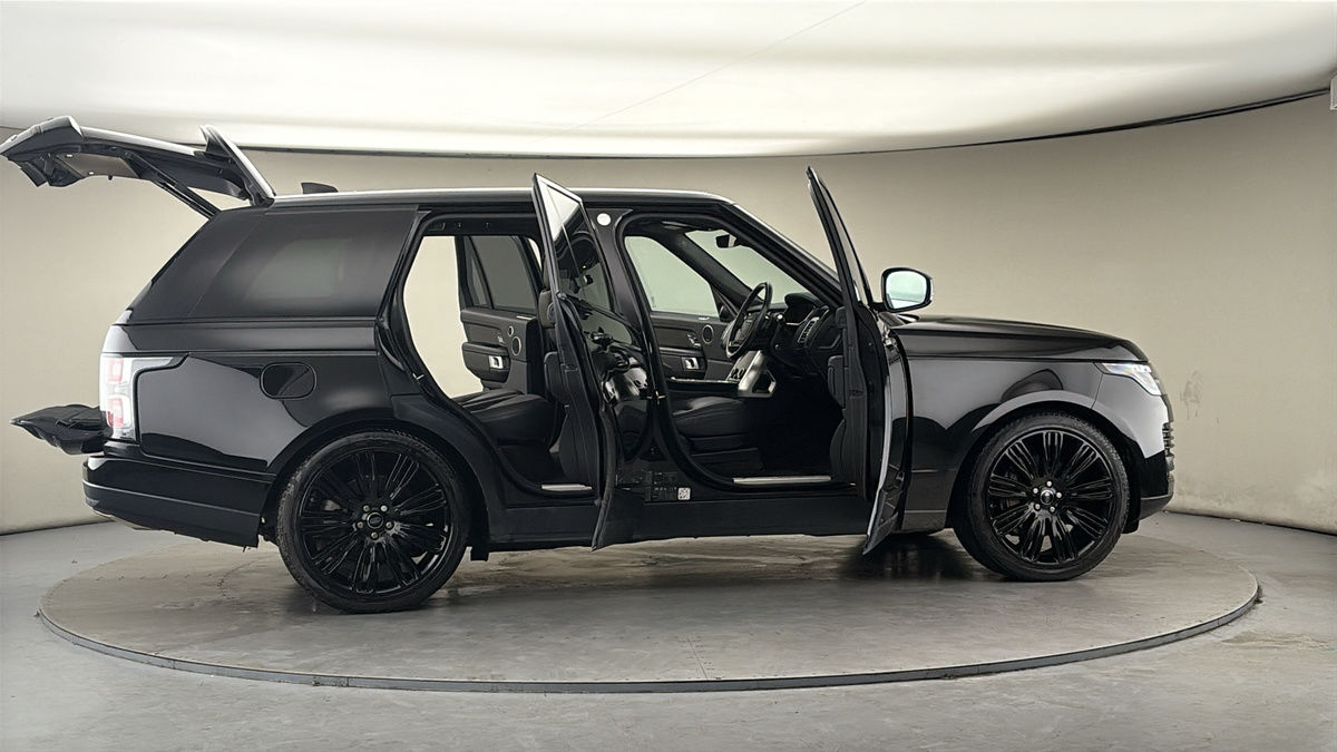 More views of Land Rover Range Rover