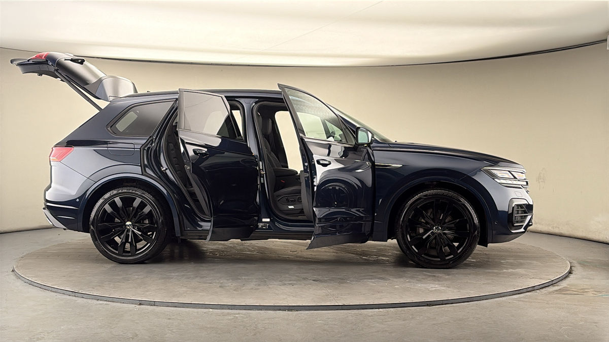 More views of Volkswagen Touareg