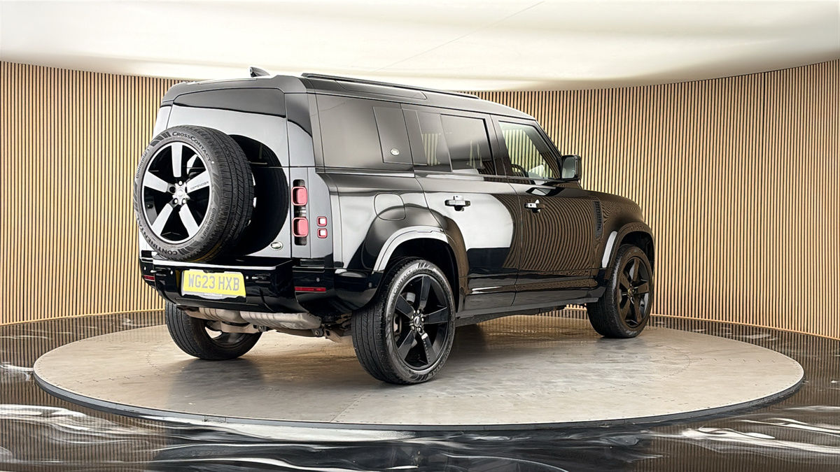 More views of Land Rover Defender 110