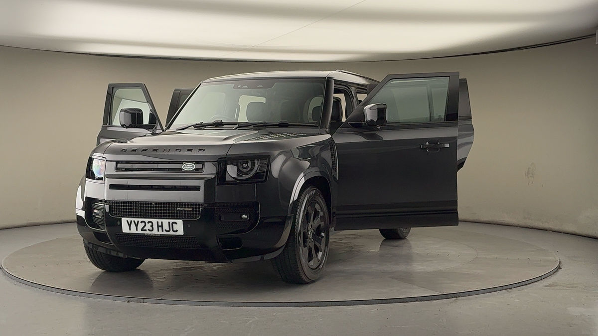 More views of Land Rover Defender 110