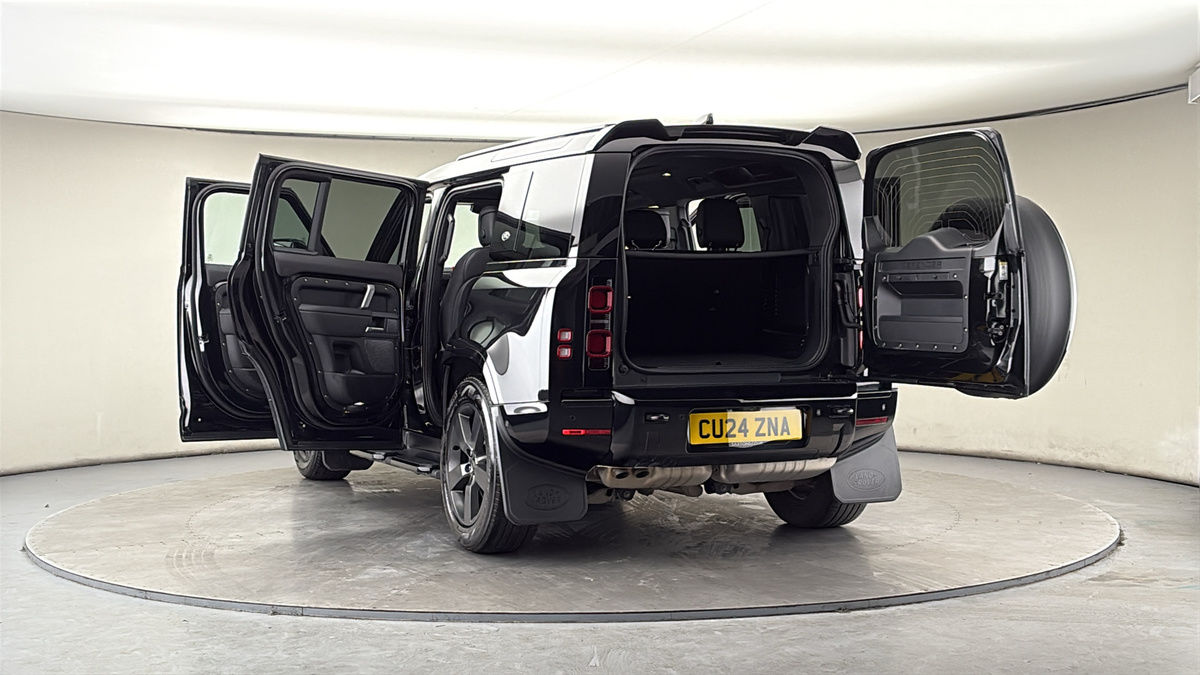 More views of Land Rover Defender 110